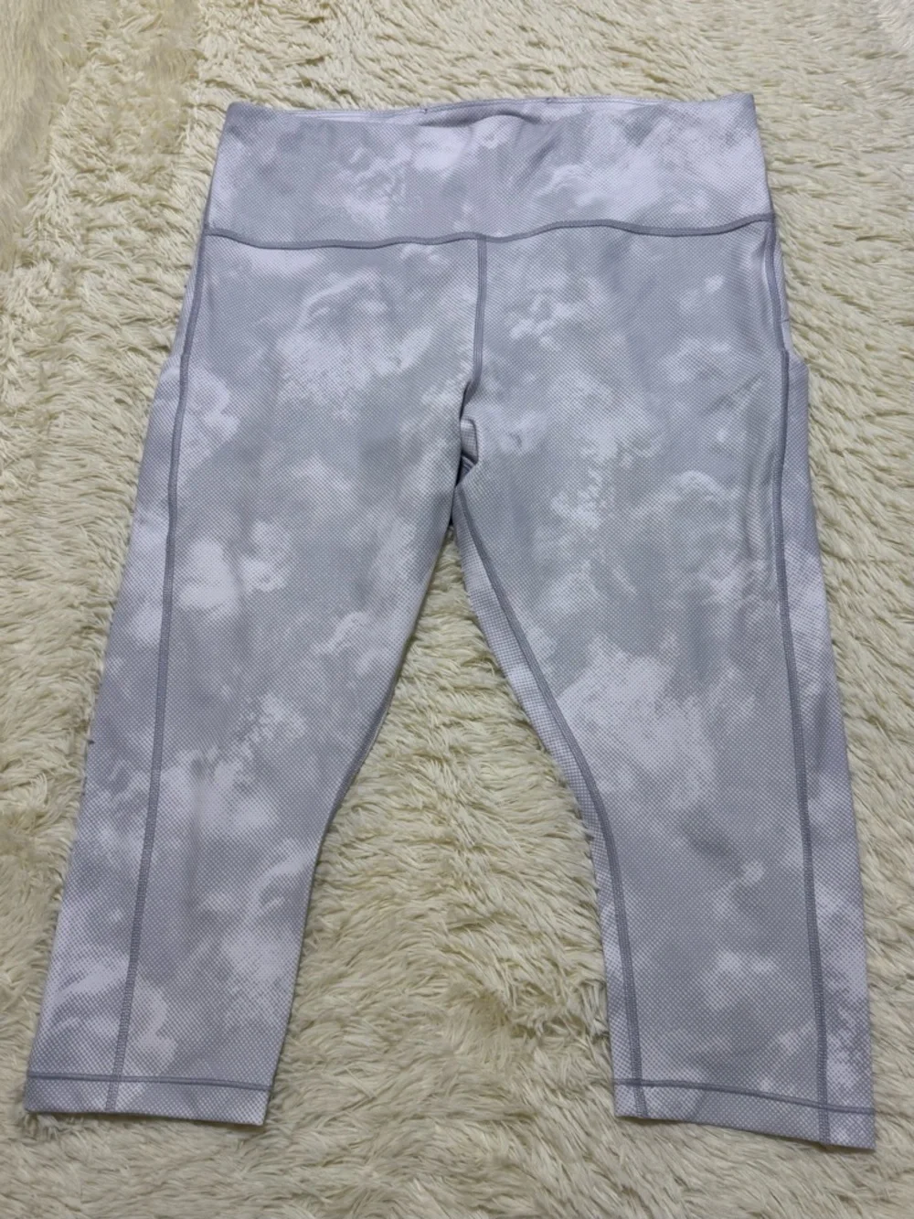 Athleta Salutation Stash Pocket Capri Leggings Light Grey Tie-Dye Print Size 2X - Picture 2 of 13